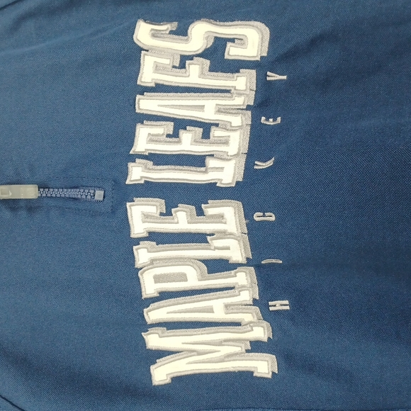 ✨3/$25✨Majestic "Toronto Maple Leafs" Youth Jersey - 4 - Picture 6 of 9